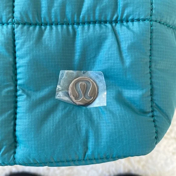 🎉🎉 HOST PICK 🎉🎉 Lululemon Quilted Grid Crossbody Bag Storm Teal NWT - Picture 2 of 11
